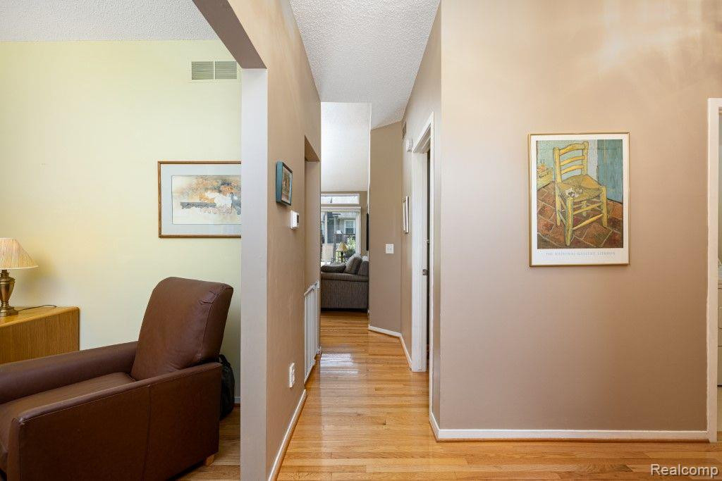 41858 CANTEBURY Drive, Novi, MI 48377 — Photo 5