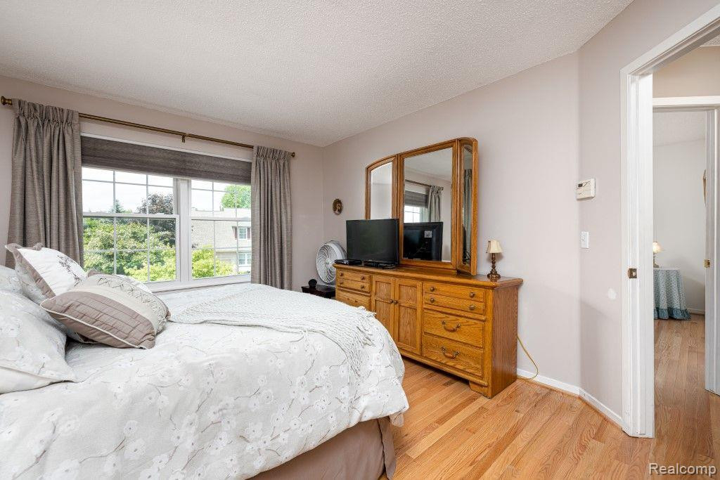 41858 CANTEBURY Drive, Novi, MI 48377 — Photo 16