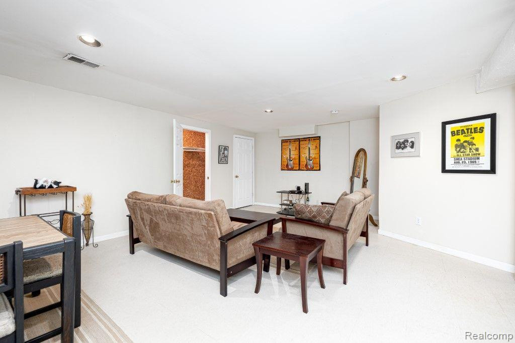 41858 CANTEBURY Drive, Novi, MI 48377 — Photo 24