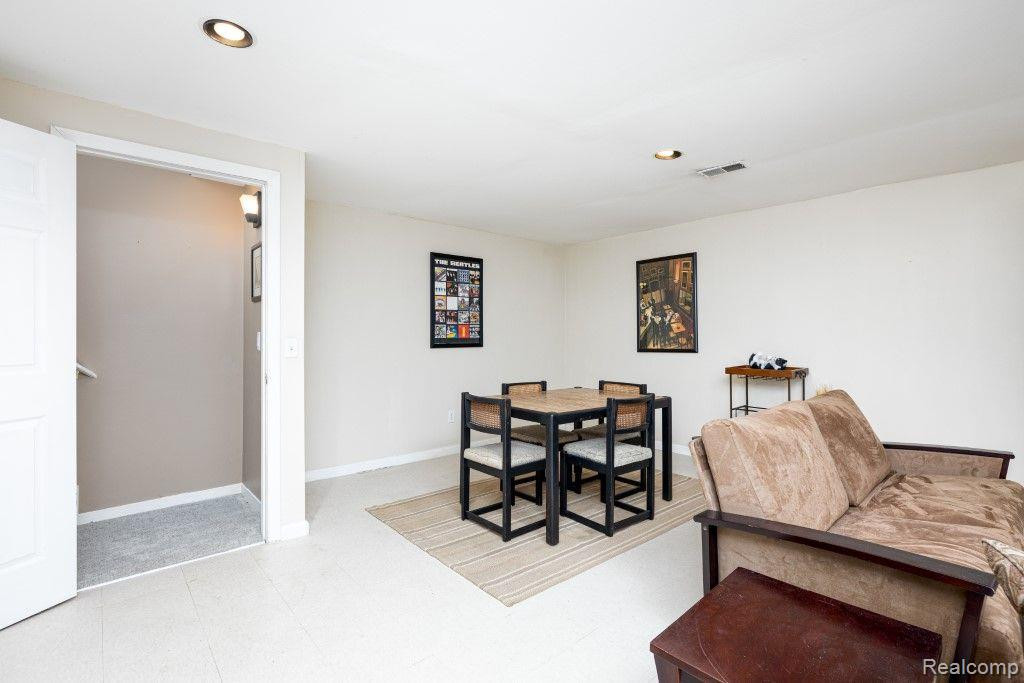 41858 CANTEBURY Drive, Novi, MI 48377 — Photo 25