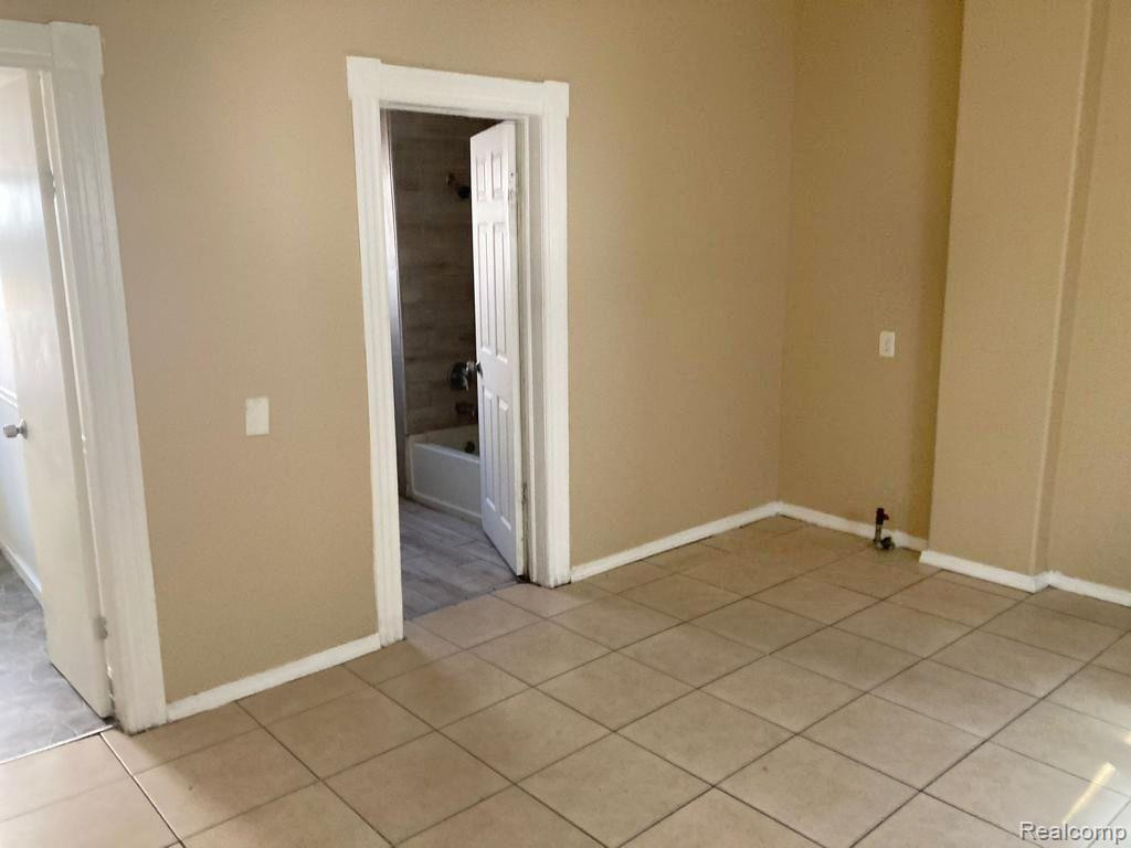 4858 SAINT HEDWIG Street, Detroit, MI 48210 — Photo 3