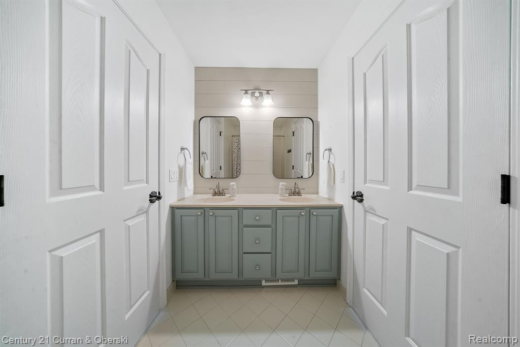 18012 STONEBROOK Drive, Northville, MI 48168 — Photo 33