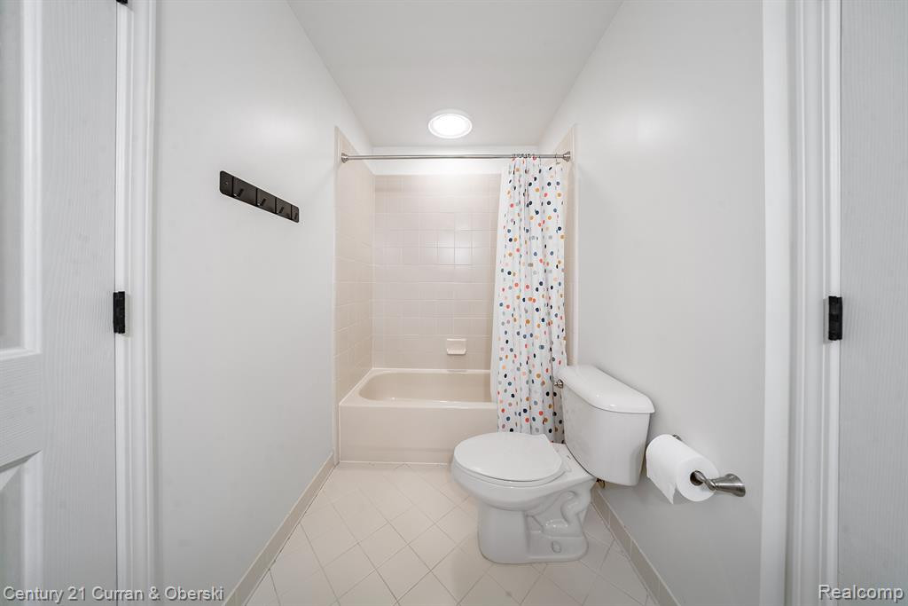 18012 STONEBROOK Drive, Northville, MI 48168 — Photo 34