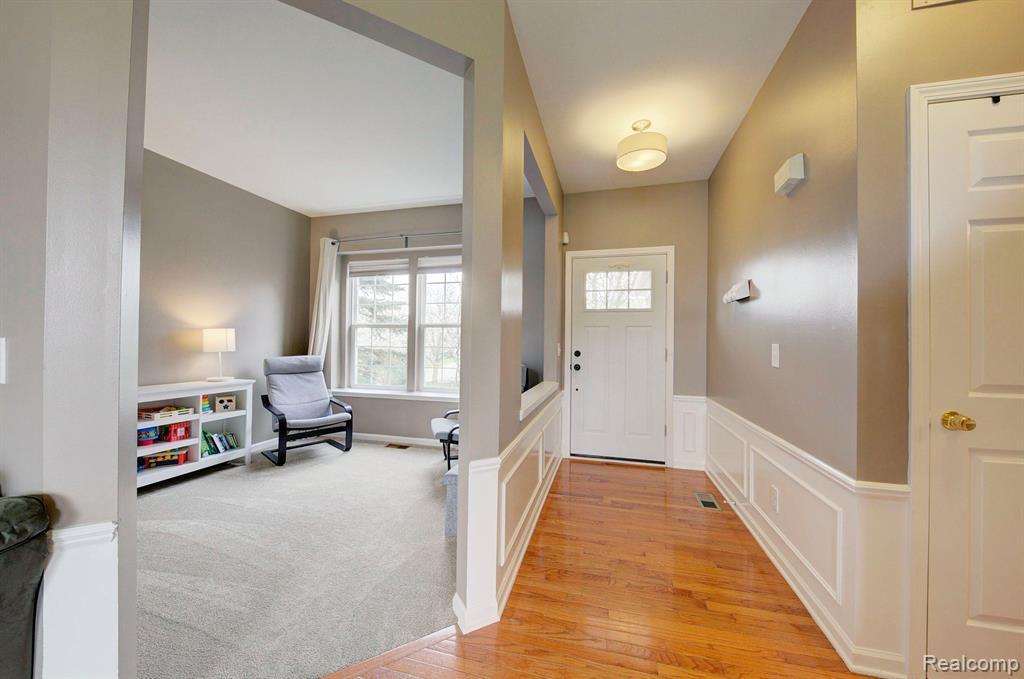 9736 Ravenshire Drive, Ypsilanti, MI 48198 — Photo 3