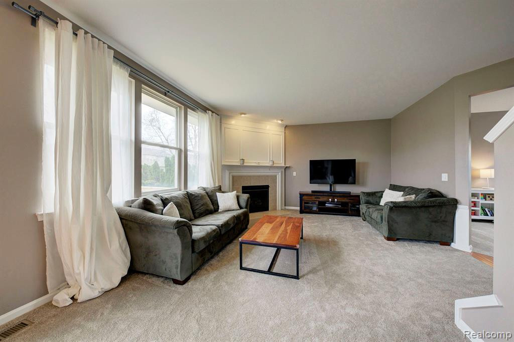 9736 Ravenshire Drive, Ypsilanti, MI 48198 — Photo 9