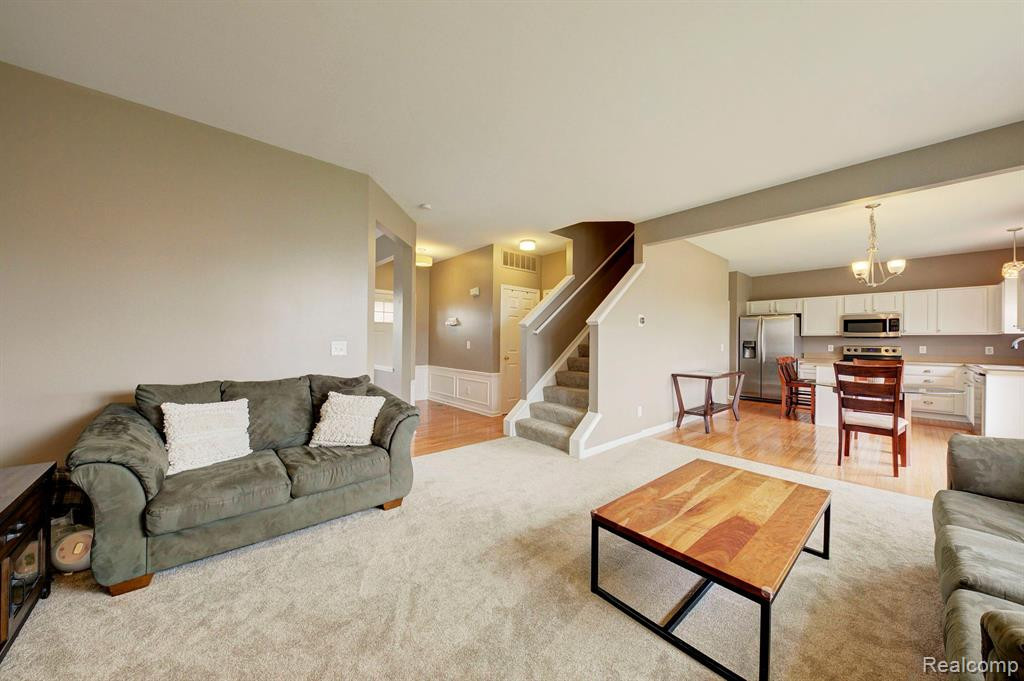 9736 Ravenshire Drive, Ypsilanti, MI 48198 — Photo 10