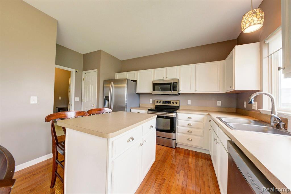 9736 Ravenshire Drive, Ypsilanti, MI 48198 — Photo 14