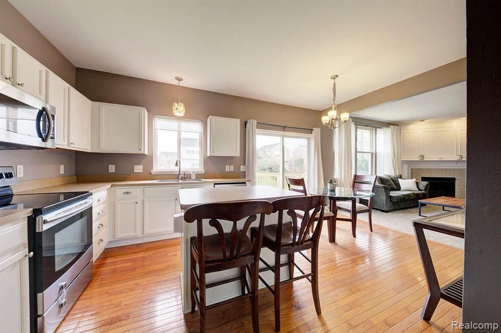 9736 Ravenshire Drive, Ypsilanti, MI 48198 — Photo 16
