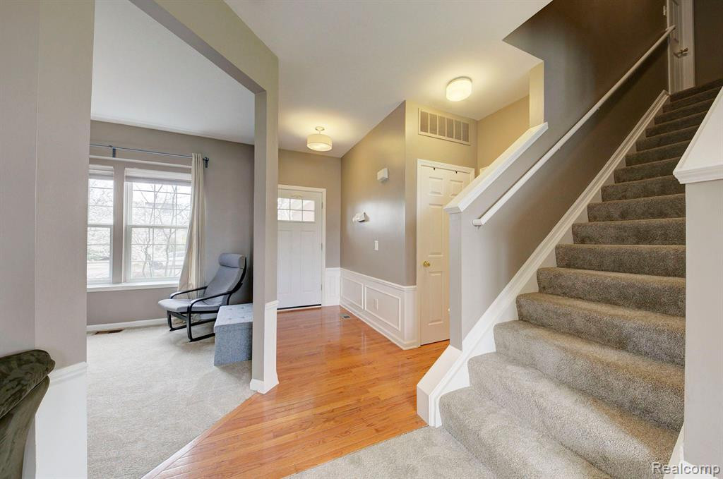 9736 Ravenshire Drive, Ypsilanti, MI 48198 — Photo 19