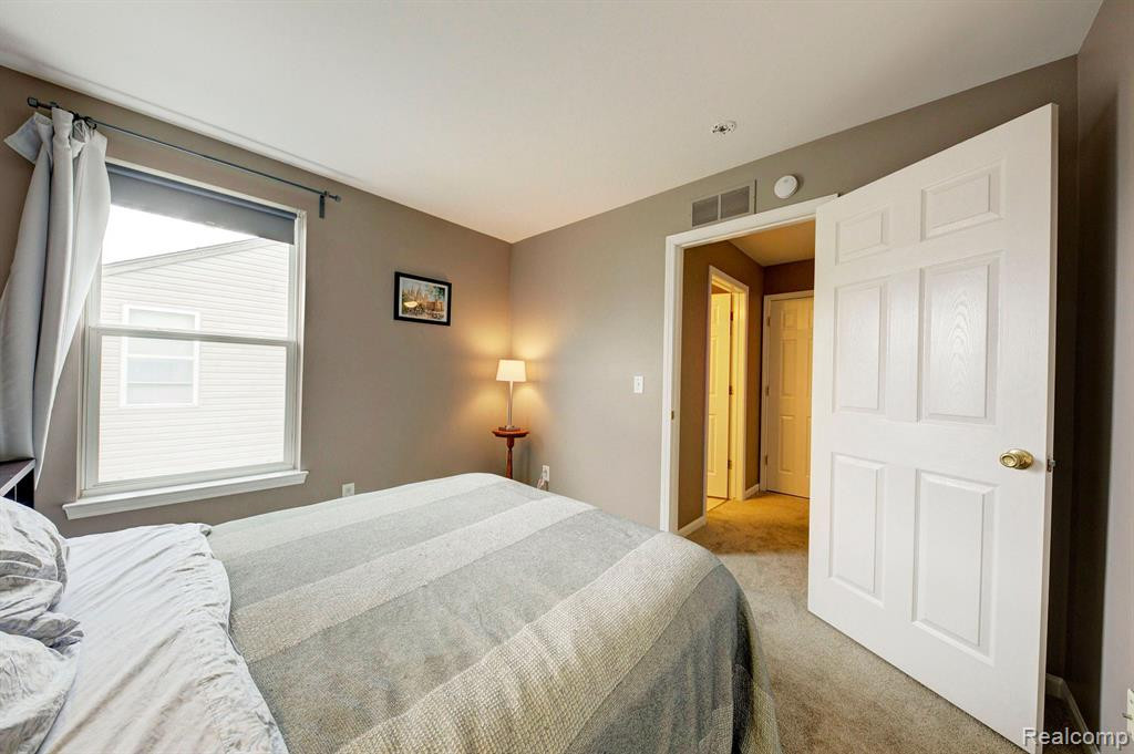 9736 Ravenshire Drive, Ypsilanti, MI 48198 — Photo 23
