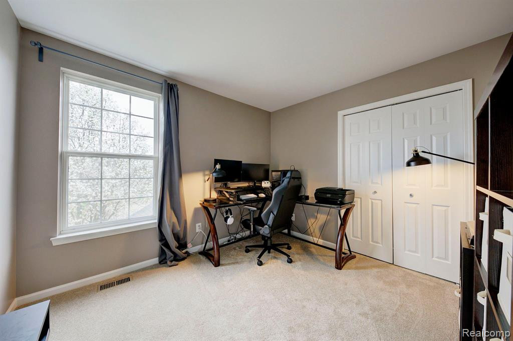 9736 Ravenshire Drive, Ypsilanti, MI 48198 — Photo 27