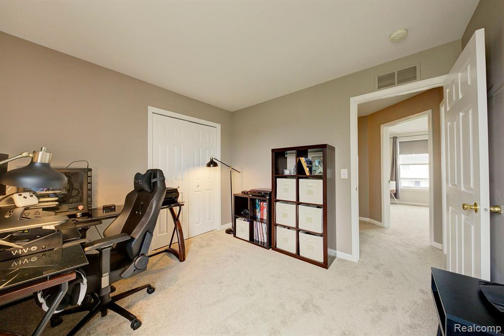 9736 Ravenshire Drive, Ypsilanti, MI 48198 — Photo 28