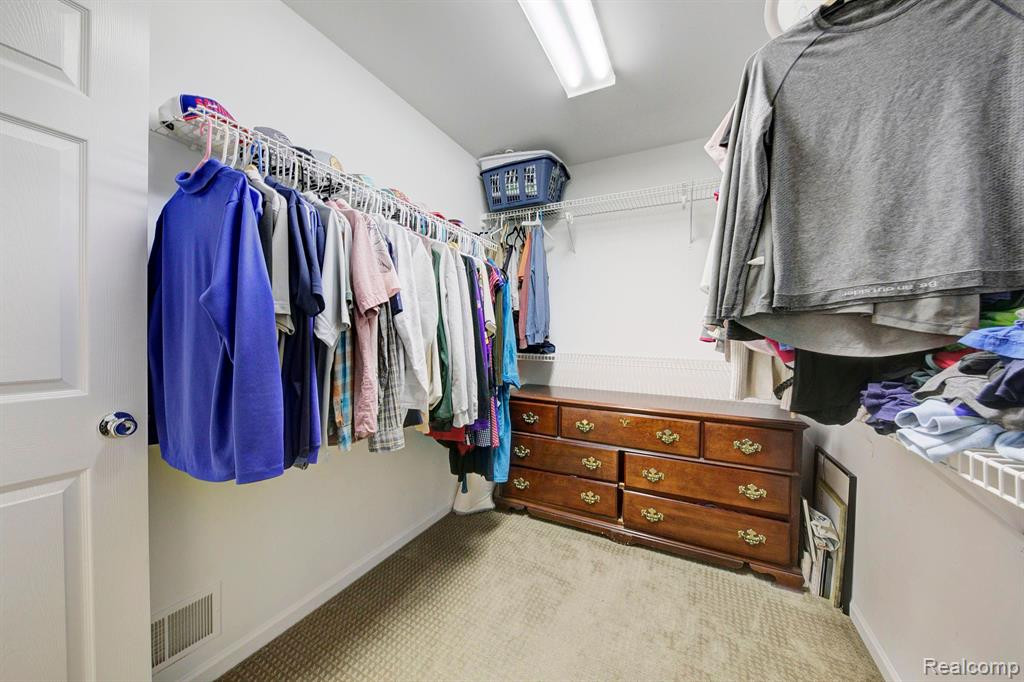 9736 Ravenshire Drive, Ypsilanti, MI 48198 — Photo 38