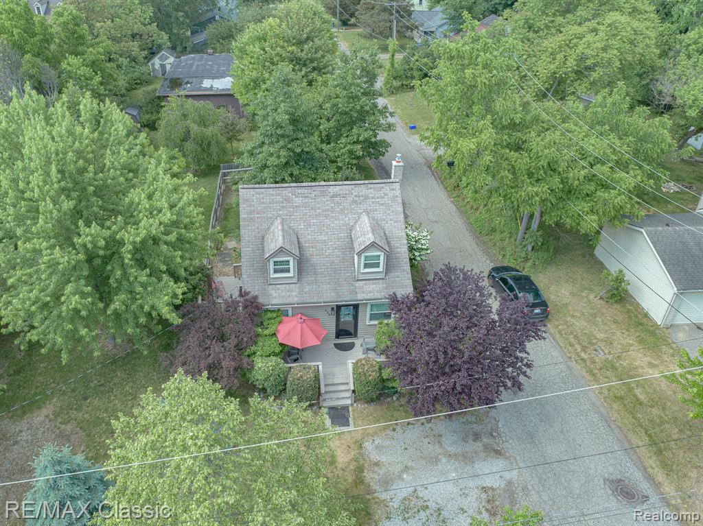 615 LEON Road, Walled Lake, MI 48390 — Photo 2