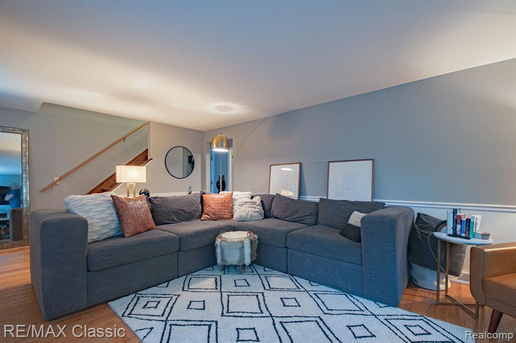 615 LEON Road, Walled Lake, MI 48390 — Photo 3