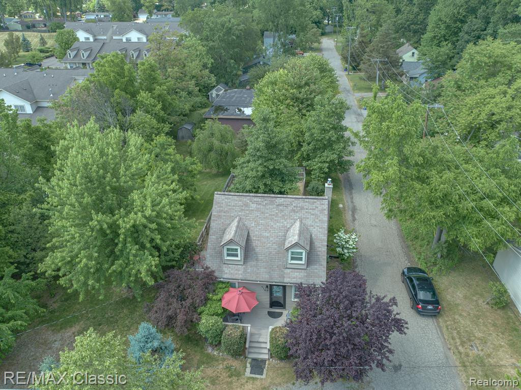 615 LEON Road, Walled Lake, MI 48390 — Photo 21