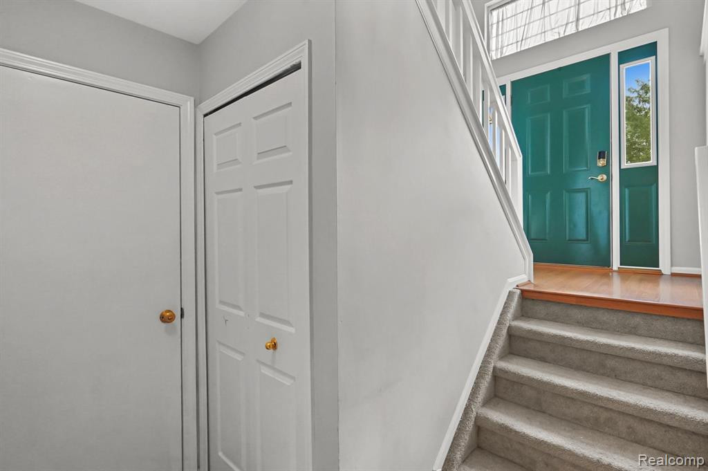 303 Victorian Lane, Belleville, MI 48111 — Photo 14