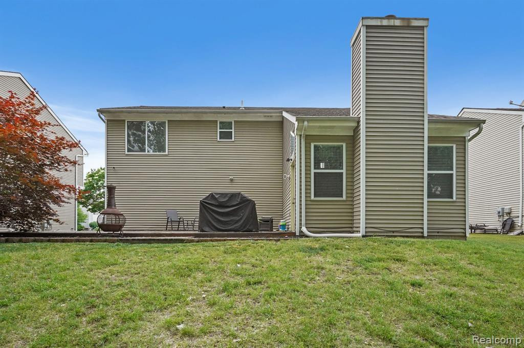 303 Victorian Lane, Belleville, MI 48111 — Photo 21