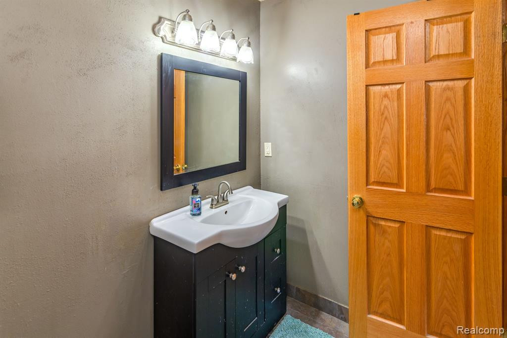 7490 WOODVIEW Street, 3, Westland, MI — Photo 20