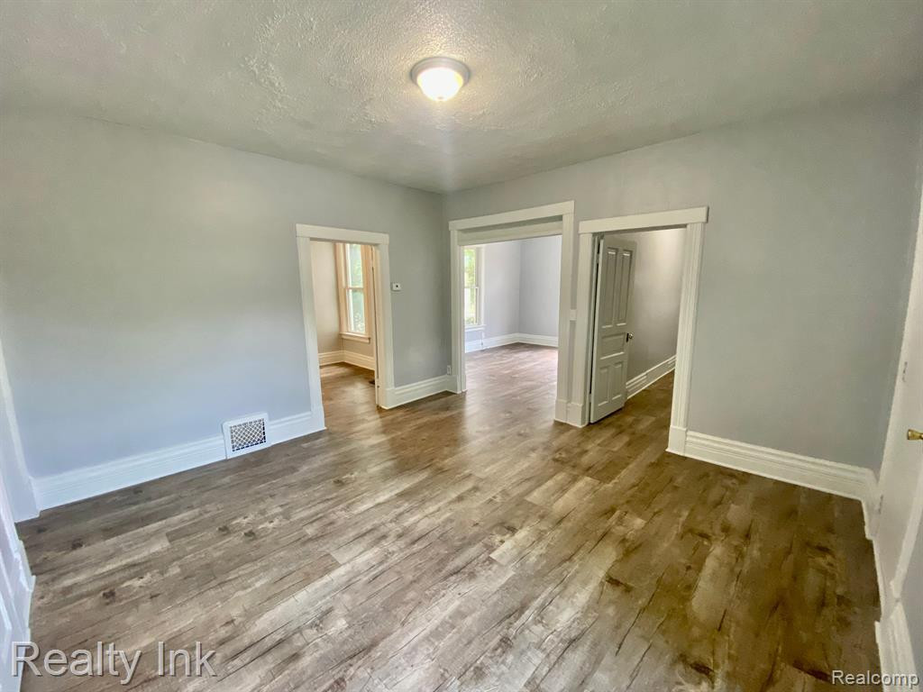 214 W FOREST Avenue, Ypsilanti, MI 48197 — Photo 7