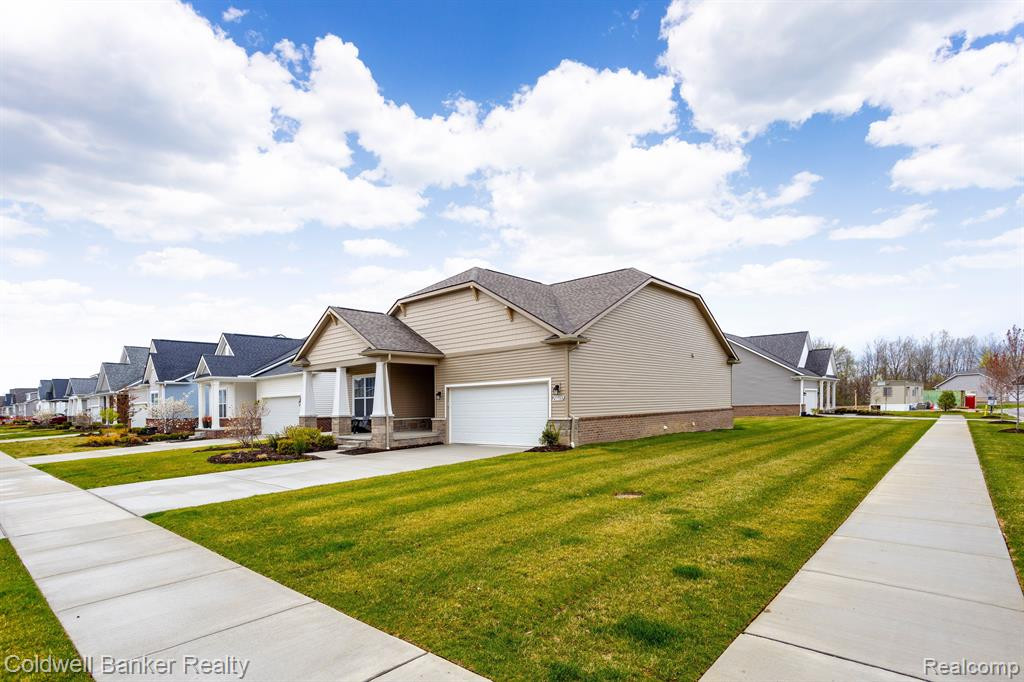 47780 BARRINGTON Drive, Canton, MI 48188 — Photo 2