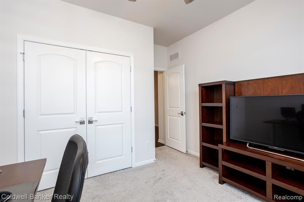47780 BARRINGTON Drive, Canton, MI 48188 — Photo 10
