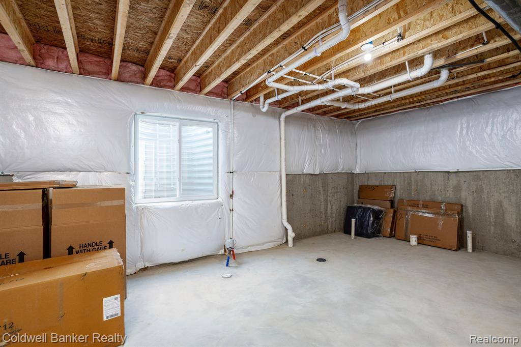 47780 BARRINGTON Drive, Canton, MI 48188 — Photo 24