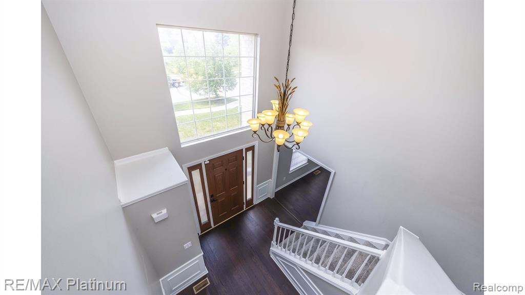 9979 W AVONDALE Circle, Ypsilanti, MI 48198 — Photo 5