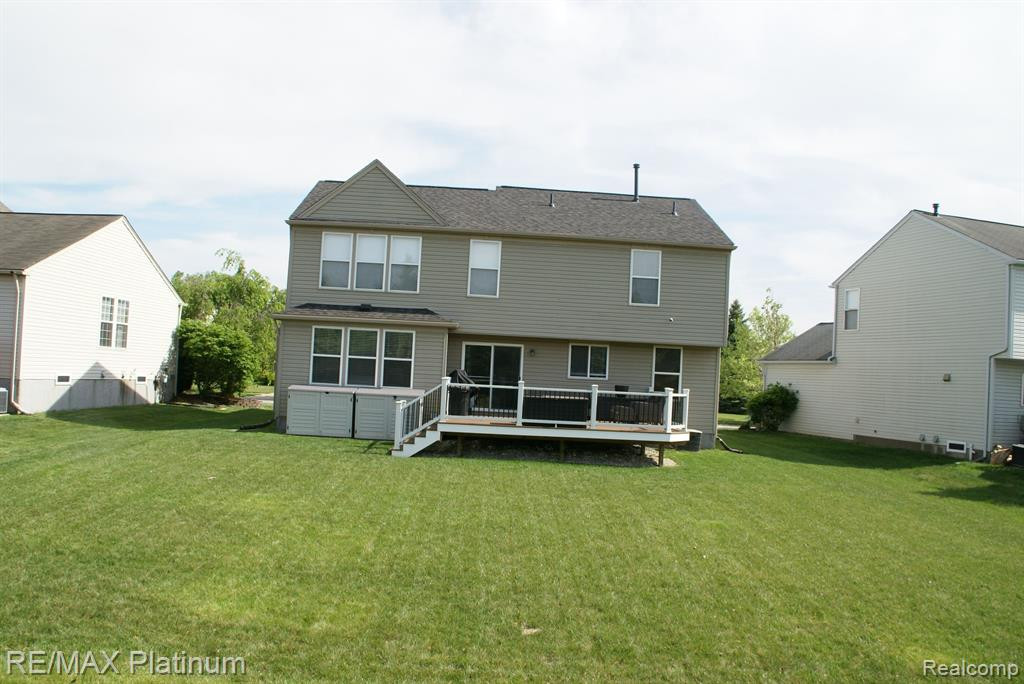9979 W AVONDALE Circle, Ypsilanti, MI 48198 — Photo 11