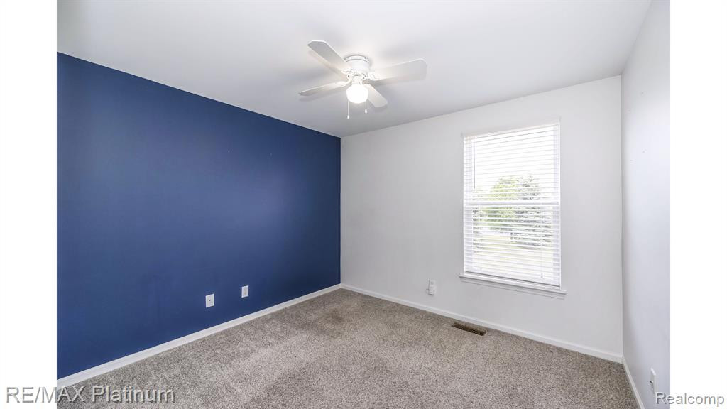 9979 W AVONDALE Circle, Ypsilanti, MI 48198 — Photo 16