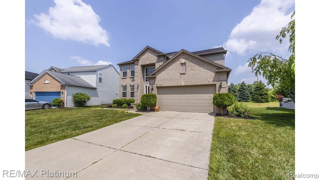 9979 W AVONDALE Circle, Ypsilanti, MI 48198 — Photo 17