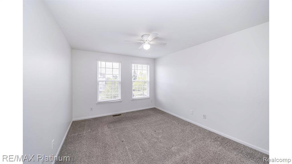 9979 W AVONDALE Circle, Ypsilanti, MI 48198 — Photo 21