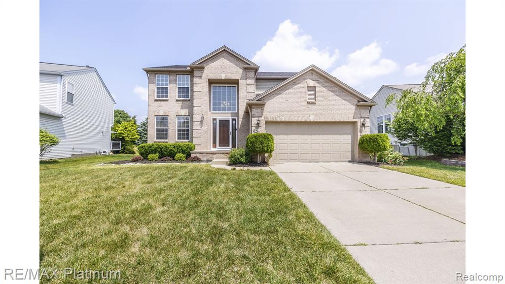 9979 W AVONDALE Circle, Ypsilanti, MI 48198 — Photo 23
