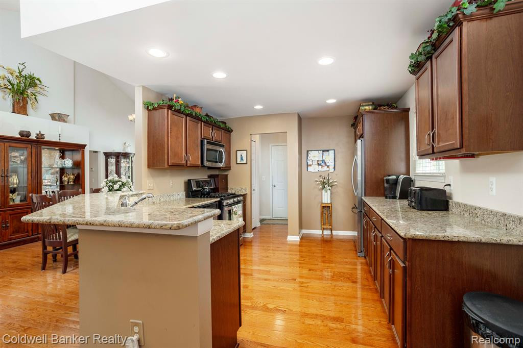 30141 BRIGHTWOOD Drive, 46, Novi, MI 48377 — Photo 13