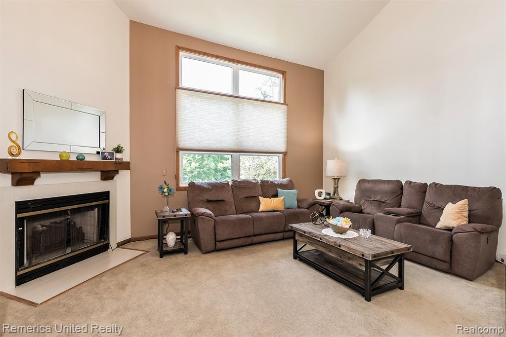 7690 GUNNISON, Brighton, MI 48114 — Photo 4