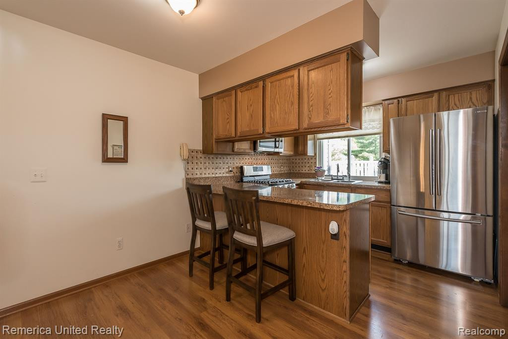 7690 GUNNISON, Brighton, MI 48114 — Photo 8