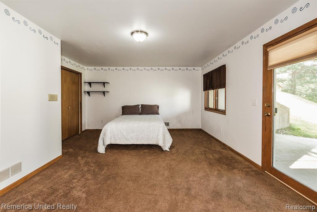 7690 GUNNISON, Brighton, MI 48114 — Photo 36