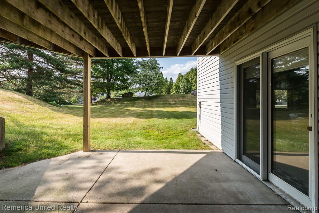 7690 GUNNISON, Brighton, MI 48114 — Photo 43