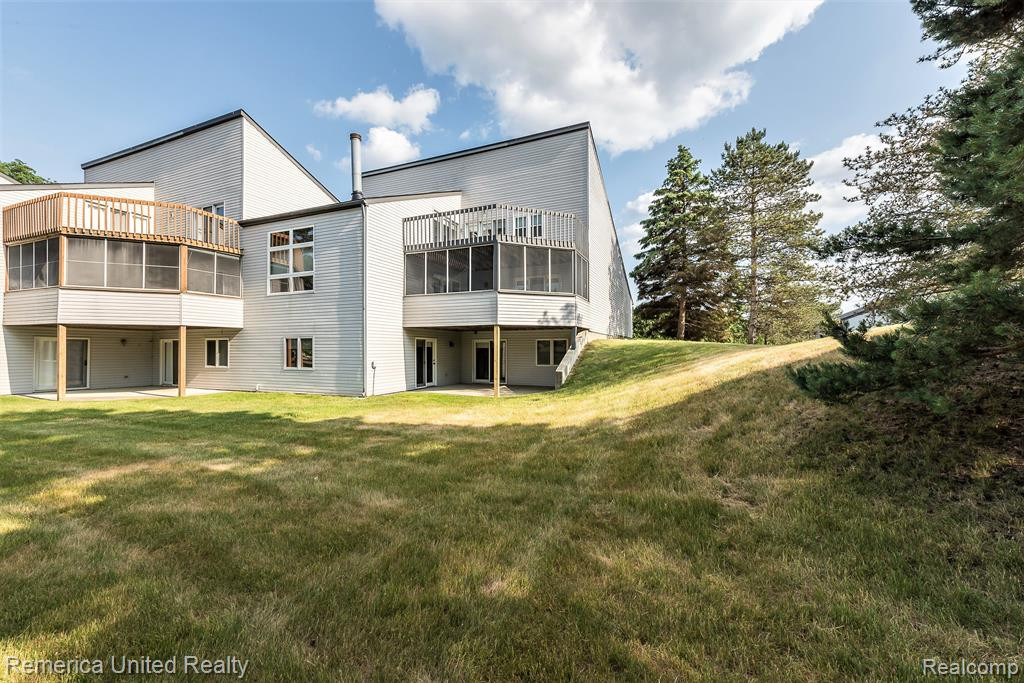 7690 GUNNISON, Brighton, MI 48114 — Photo 45