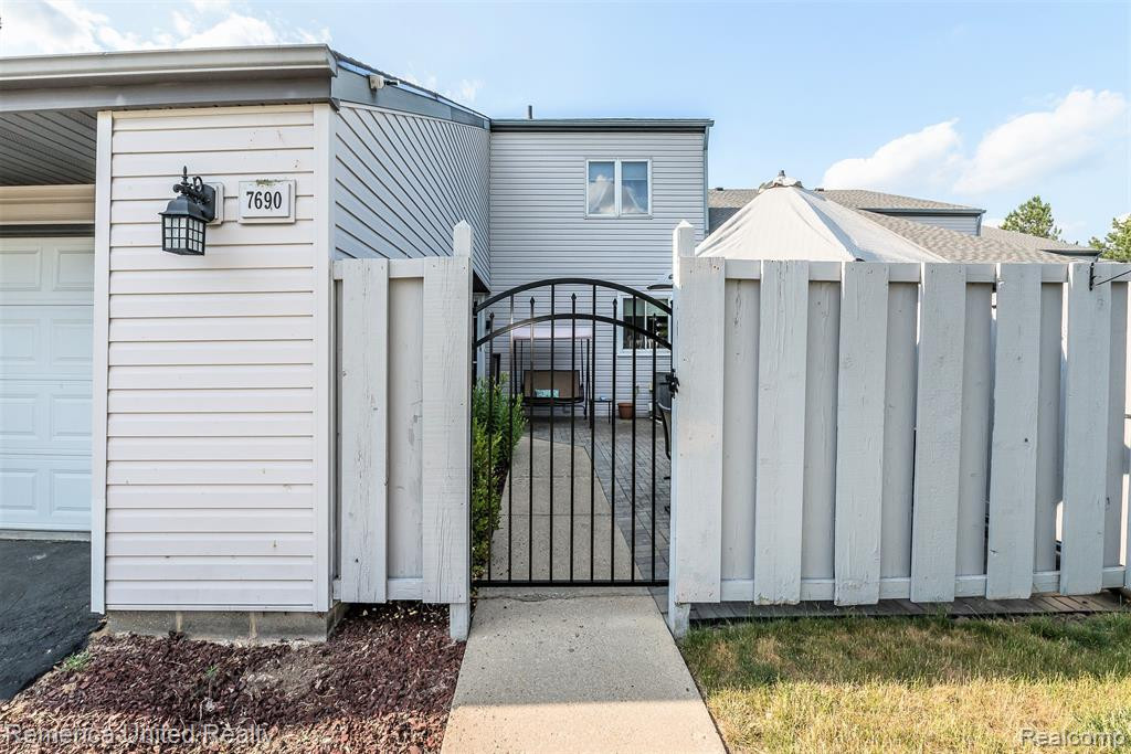 7690 GUNNISON, Brighton, MI 48114 — Photo 46