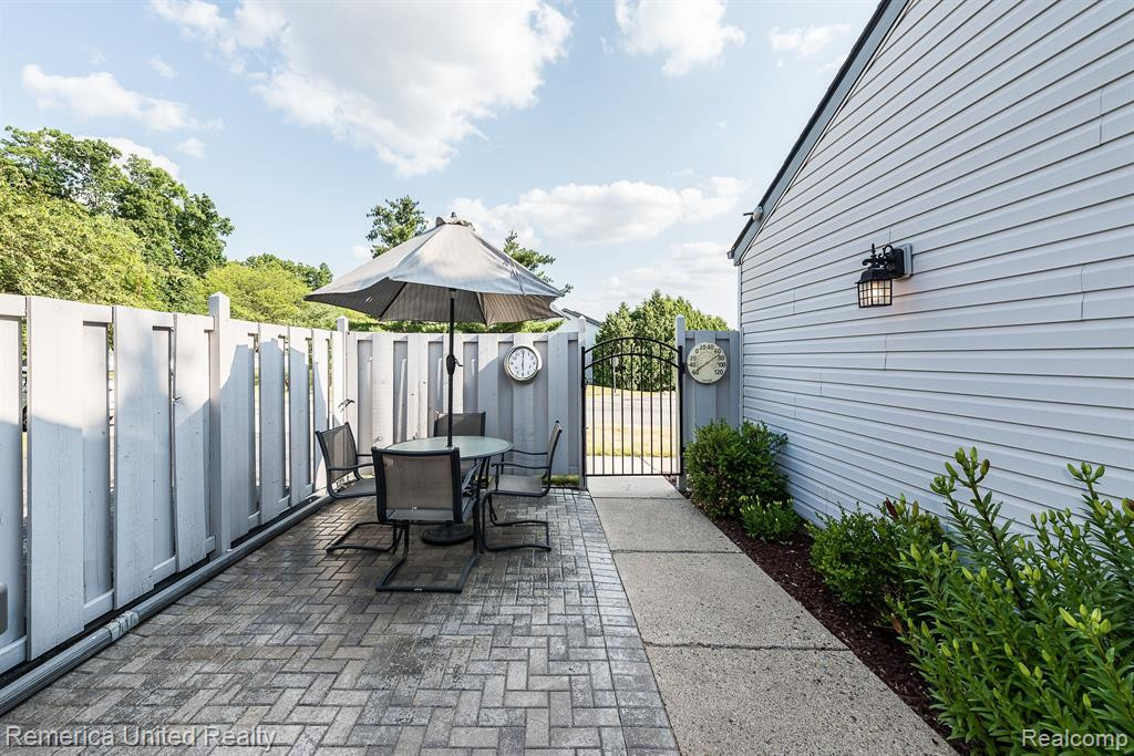 7690 GUNNISON, Brighton, MI 48114 — Photo 48