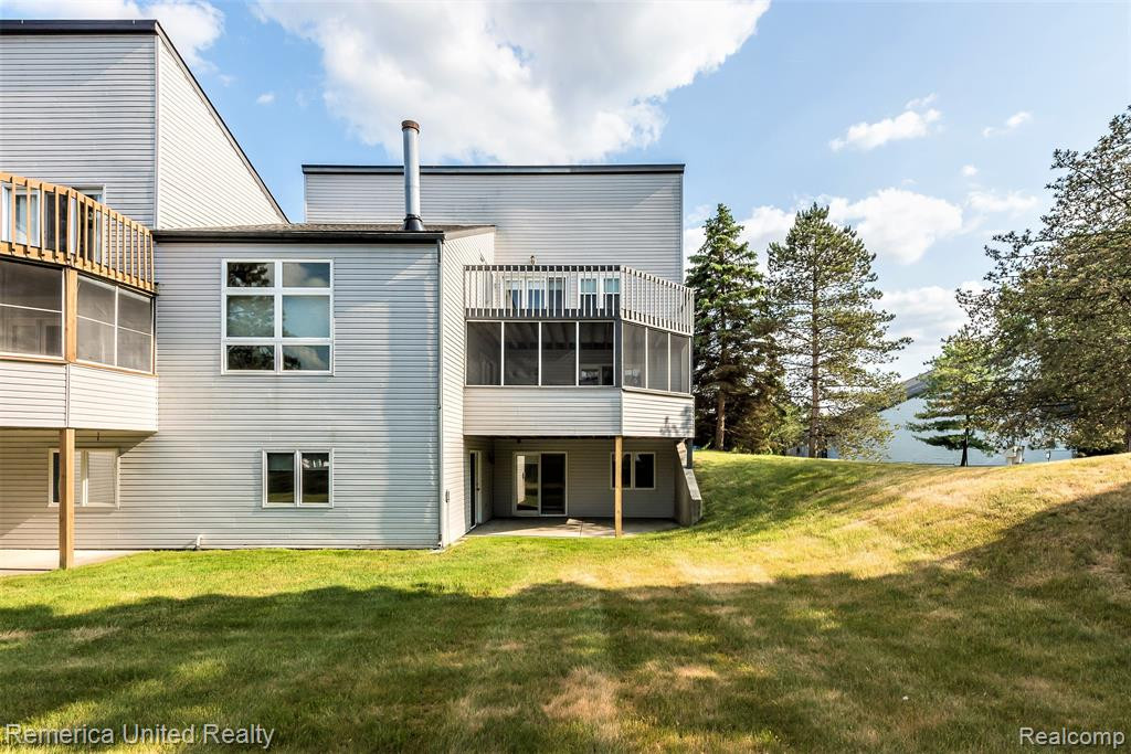 7690 GUNNISON, Brighton, MI 48114 — Photo 49