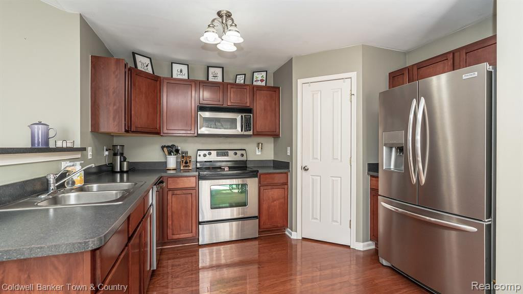 4009 RADCLIFF Drive, 168, Canton, MI 48188 — Photo 18