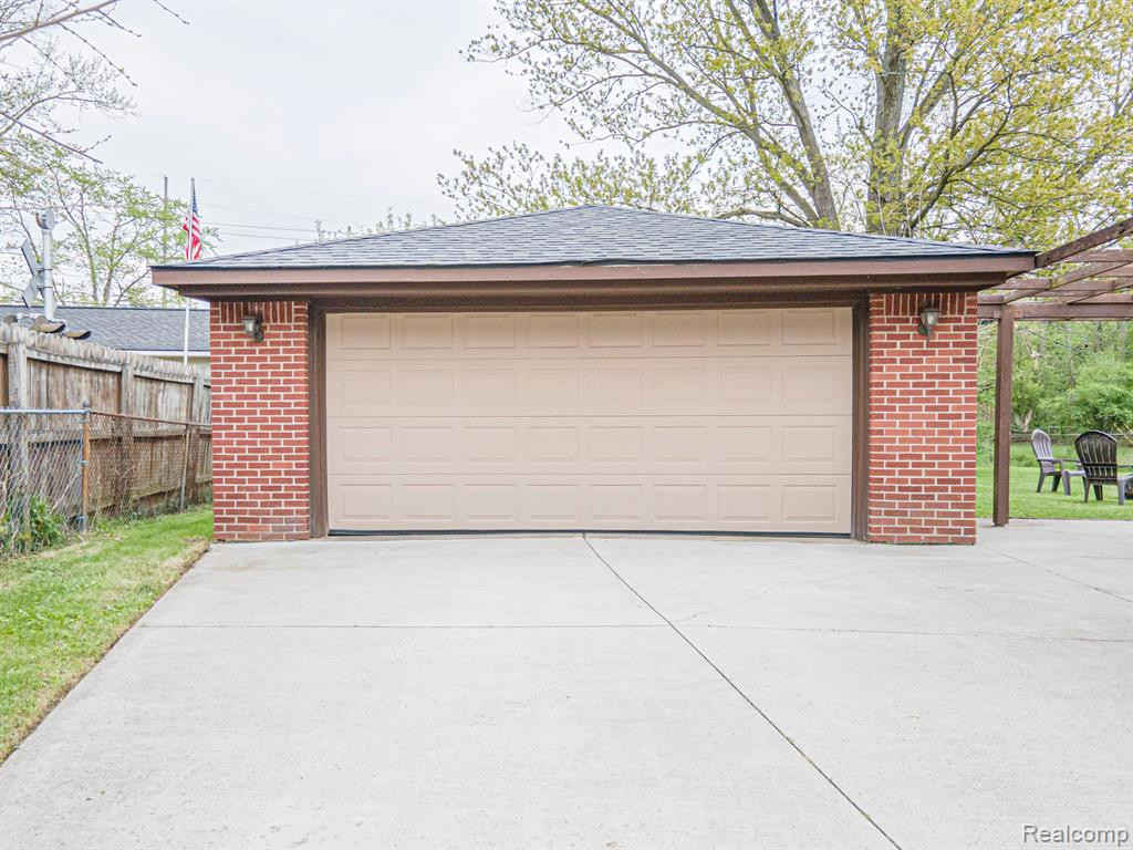2523 HAMPSHIRE Road, Ann Arbor, MI 48104 — Photo 3