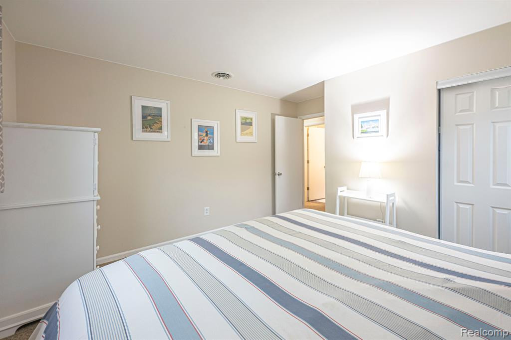 2523 HAMPSHIRE Road, Ann Arbor, MI 48104 — Photo 13
