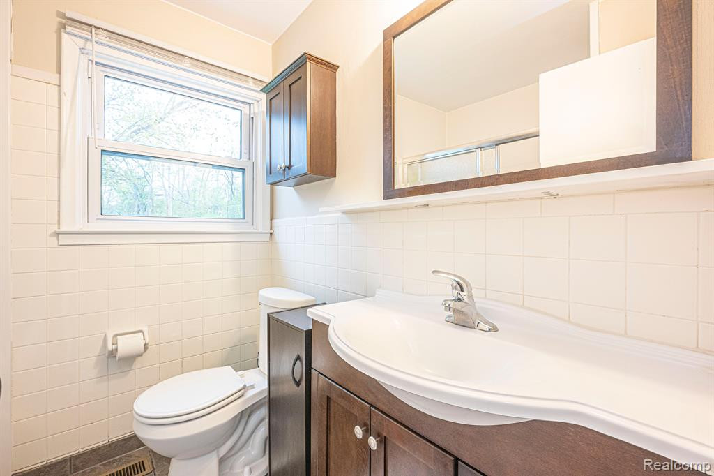 2523 HAMPSHIRE Road, Ann Arbor, MI 48104 — Photo 18