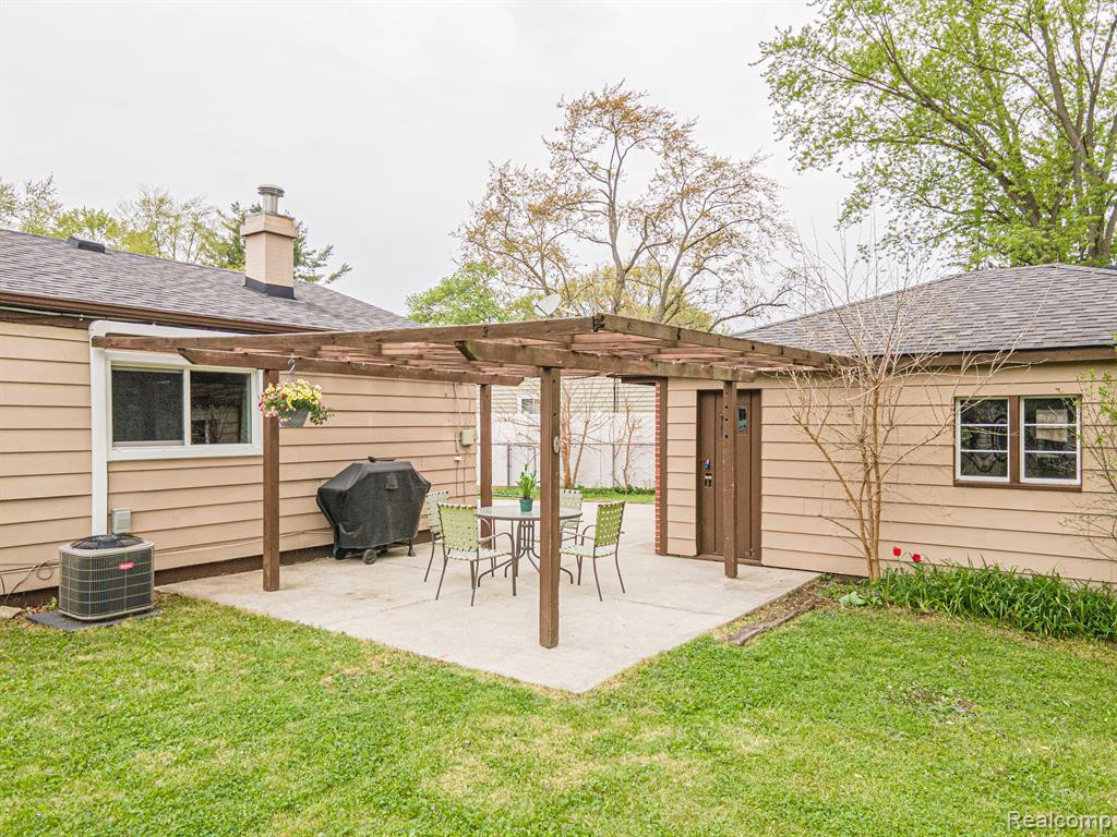 2523 HAMPSHIRE Road, Ann Arbor, MI 48104 — Photo 21