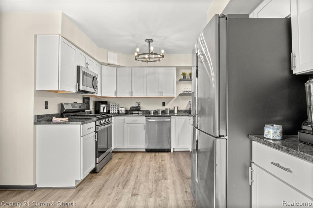 27 BLAIR Lane, Dearborn, MI 48120 — Photo 19