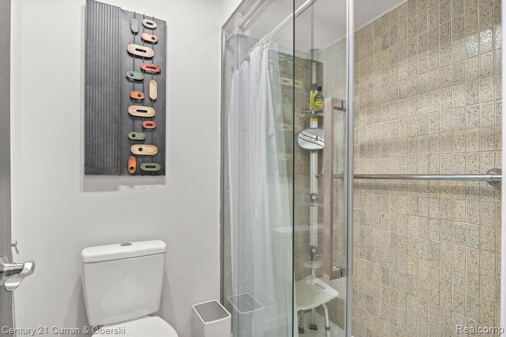 27 BLAIR Lane, Dearborn, MI 48120 — Photo 30