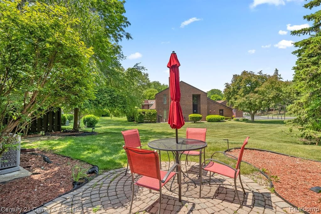 27 BLAIR Lane, Dearborn, MI 48120 — Photo 45